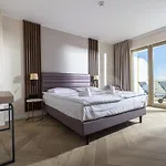 Meridian 4*