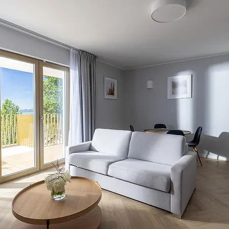 Meridian 4*