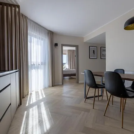 Meridian 4*