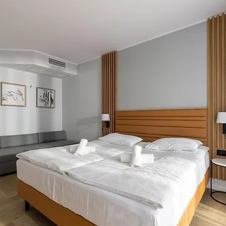 Meridian 4*