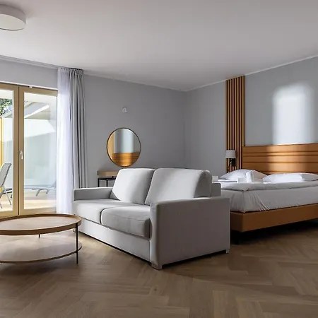Meridian 4*