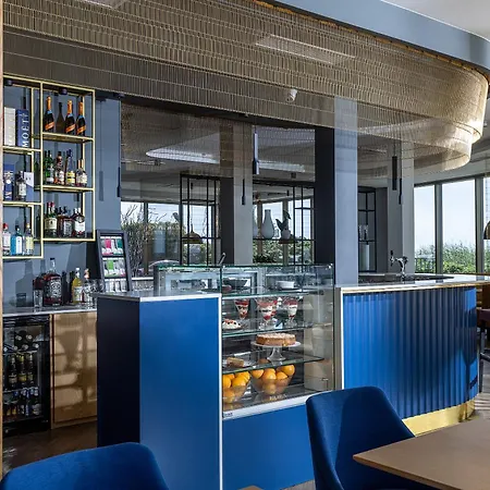 Meridian Hotel 4*